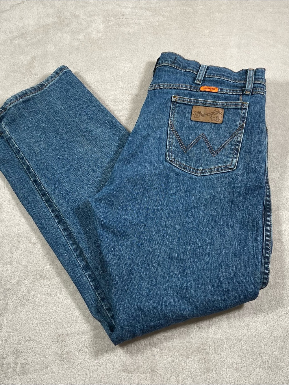 Wrangler Fire Resistance Men's denim blue jeans 38x32 CAT 2 2112  medium wash